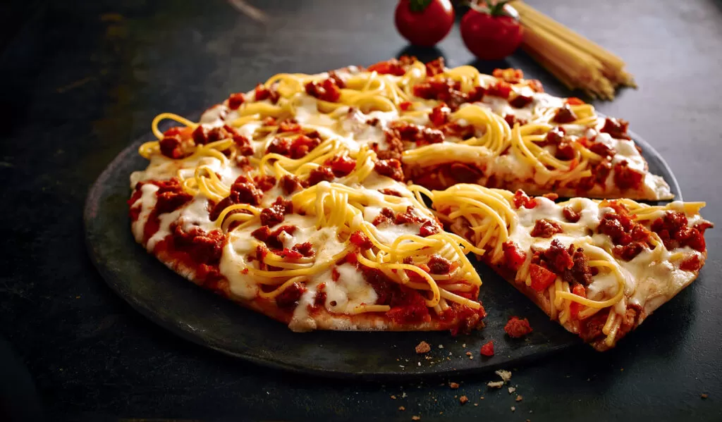 Пицца из спагетти с салями рецепт с перцем