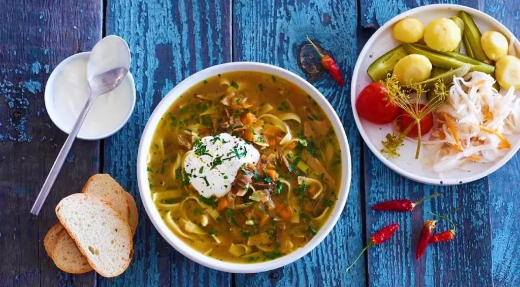 Грибной суп с лапшой и картофелем